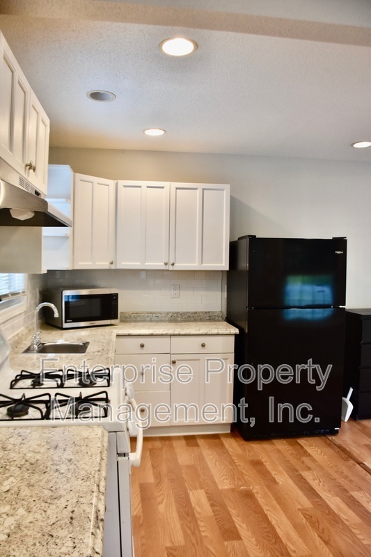 Building Photo - 3238 Highland Park Pl