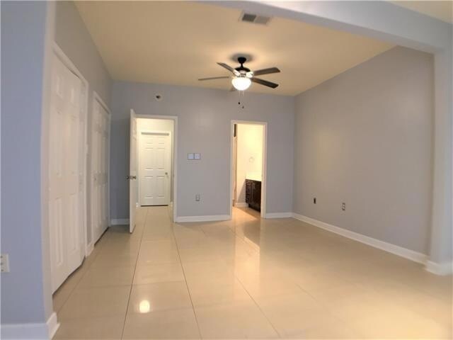 Building Photo - 1057 Marina Dr