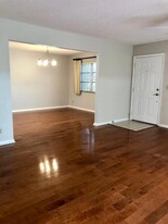Building Photo - 4300 Hazel Ave