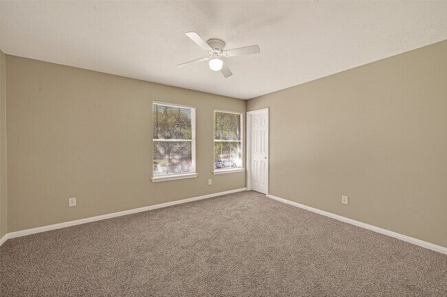 Building Photo - 17250 Cricketbriar Ct