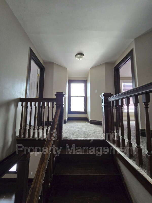 Building Photo - 302 Miami St