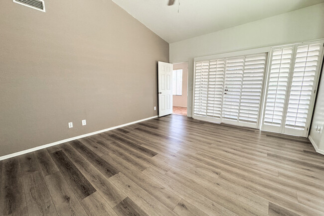 Building Photo - Home at 51st Ave/ Loop 101! . JOIN THE WAI...