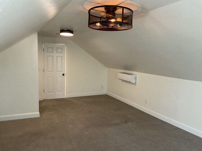 Building Photo - Beautifully Updated 4 BR/2 BA Upper-Level Duplex in Minneapolis with 2-Car Garage!