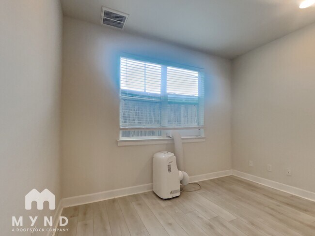 Building Photo - 353 Eado Park Cir