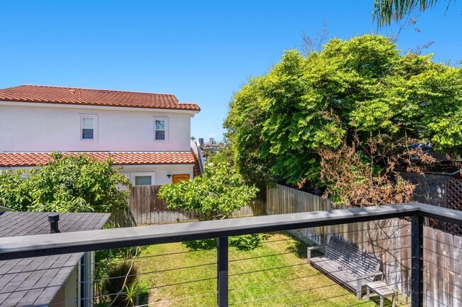 Building Photo - 2724 Treat St