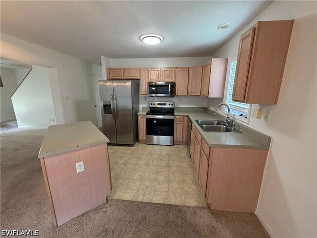 Building Photo - 250 Leawood Cir