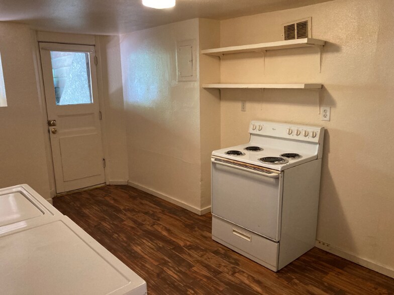 Building Photo - 630 E Boulder St