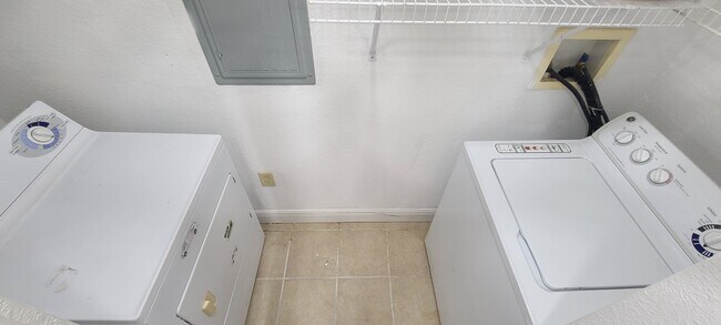 Building Photo - 940 Village Trail