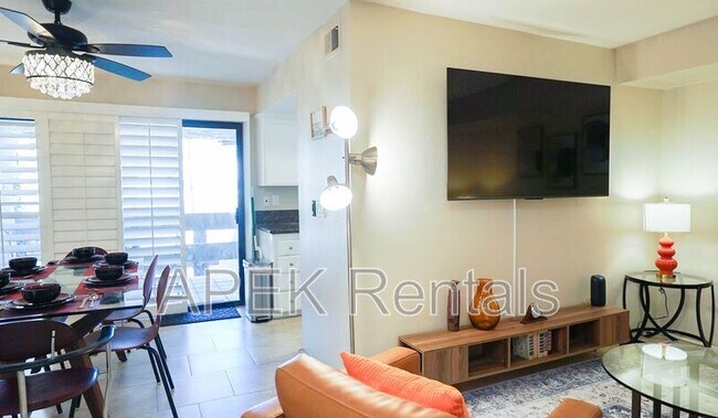 Building Photo - 5301 E Waverly Dr