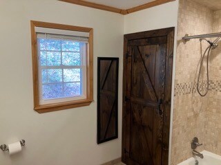 Building Photo - 202 N Spring St