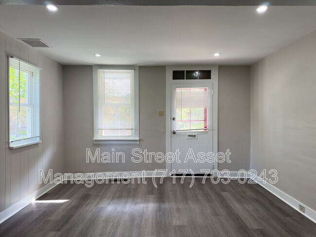 Building Photo - 129 N Prince St