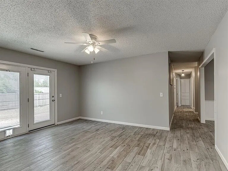 Building Photo - 4709 Newport Dr