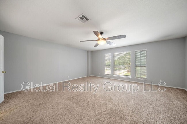 Building Photo - 2624 Cloverbrook Ln