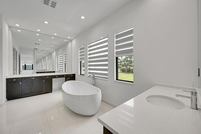 Building Photo - 13072 Feathering Wy