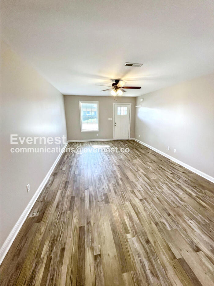 Building Photo - 1101 Cardinal Crk Dr