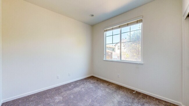 Building Photo - Rincon Valley FIVE Bedroom Three Bathroom Single Family Home!