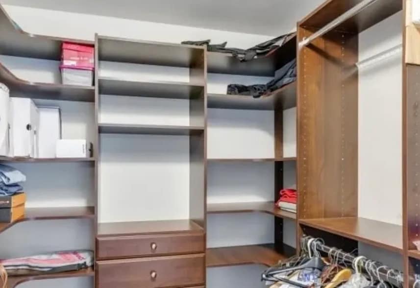 Building Photo - 1 Carriage City Plz