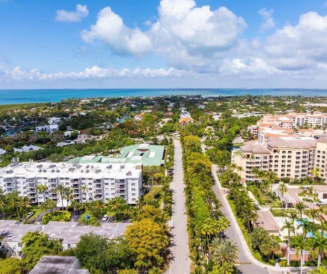 Building Photo - 210 Seaview Dr