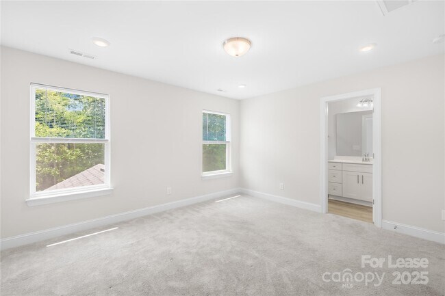 Building Photo - 5605 Stafford Rd