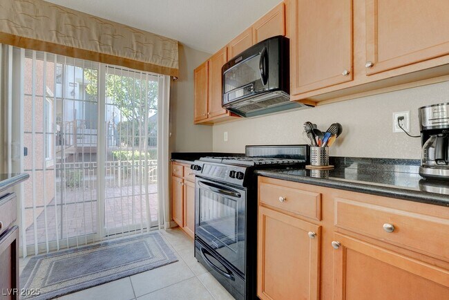 Building Photo - 7765 Floral Fabric Ct