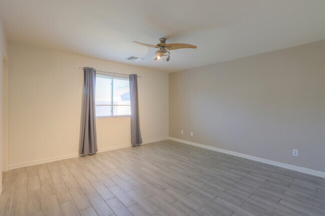 Building Photo - 43749 W Magnolia Rd