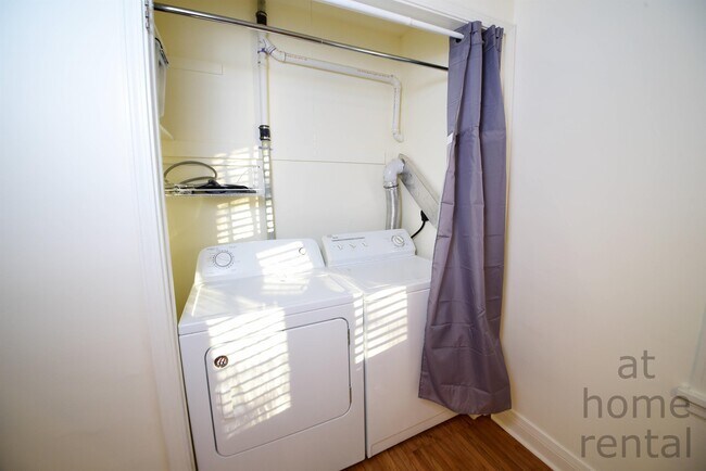 Building Photo - 1740 S Yorktown Ave