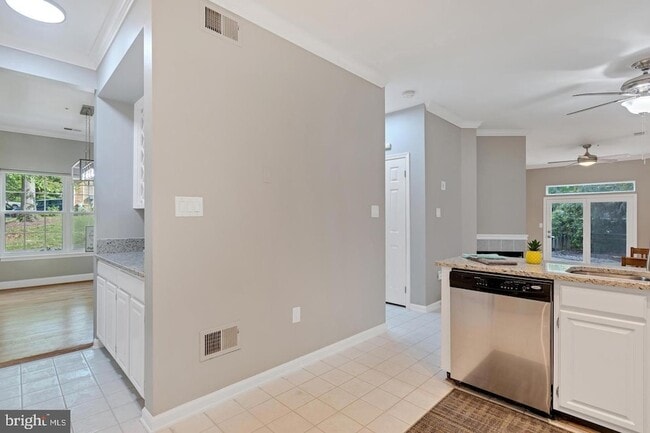 Building Photo - 16131 Parklawn Pl
