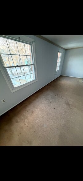Building Photo - 313 Cherry St