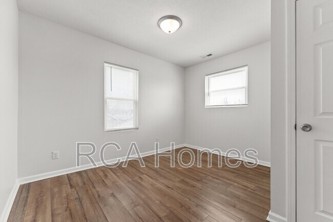 Building Photo - 603 N Sherman Dr