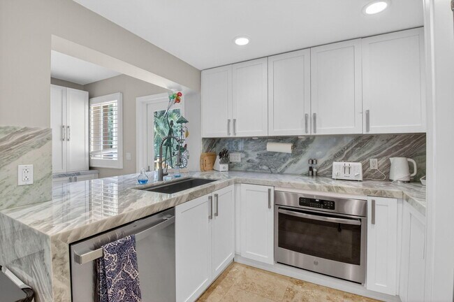 Building Photo - 122 Andrews Ave