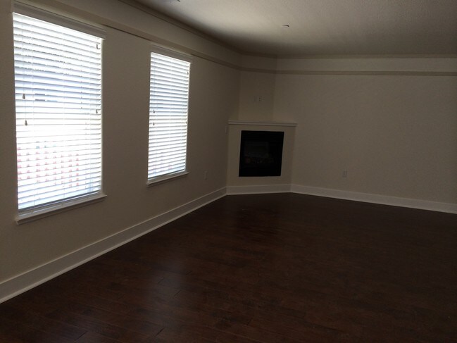 Bedroom / Sitting Room - 1321 G St