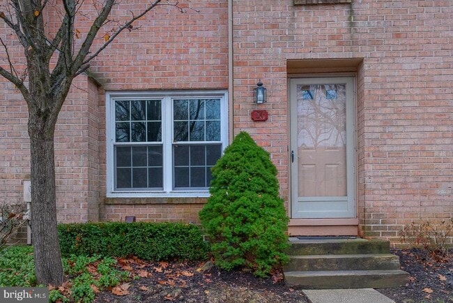 Building Photo - 26 Rampart Dr