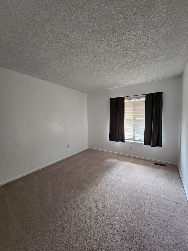 Building Photo - Long Realty & Property Management, LLC - 3...