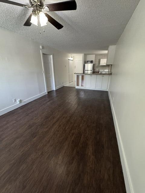 Building Photo - 2701 Riverside Dr