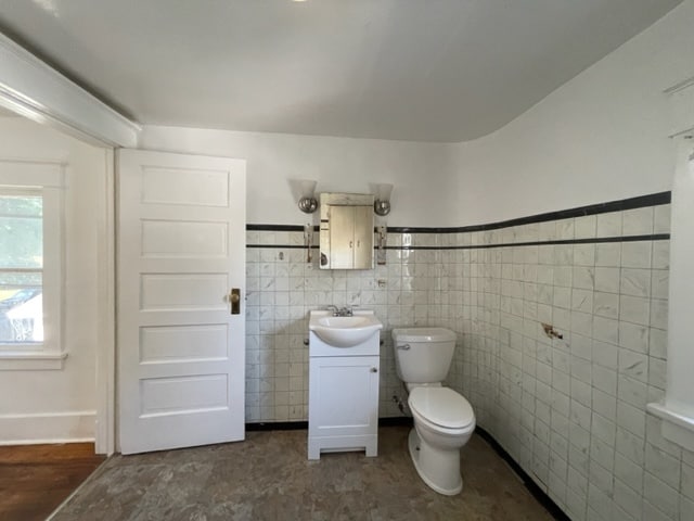 Building Photo - 1343 E Bowman St