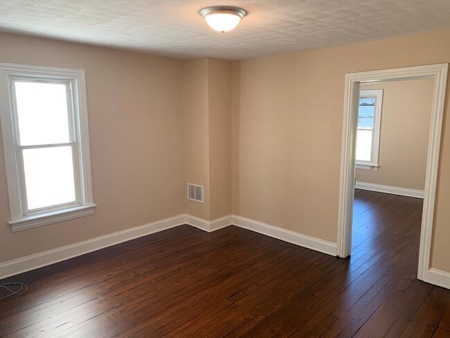 Building Photo - 155 McAllister St