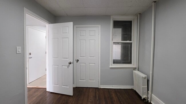 Building Photo - 722 West Side Ave