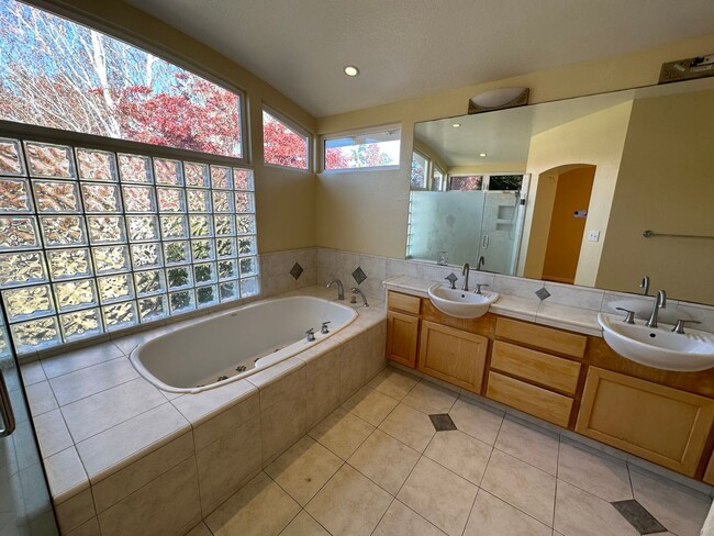 Building Photo - LOS GATOS - Beautifully upgraded property in desirable Los Gatos location, Los Gatos Schools