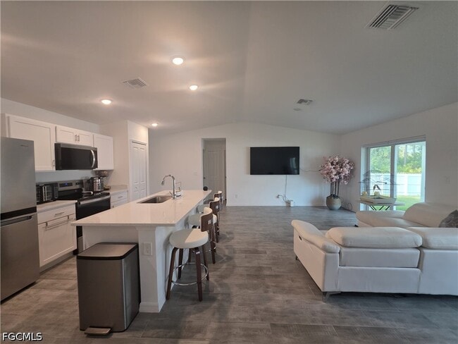 Building Photo - 4421 NE 15th Pl