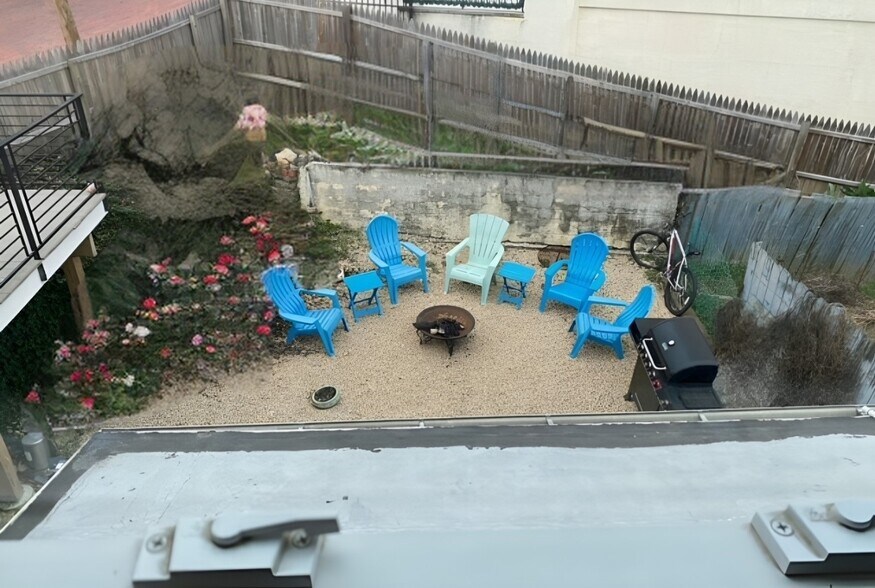 Building Photo - 254 Fountain St