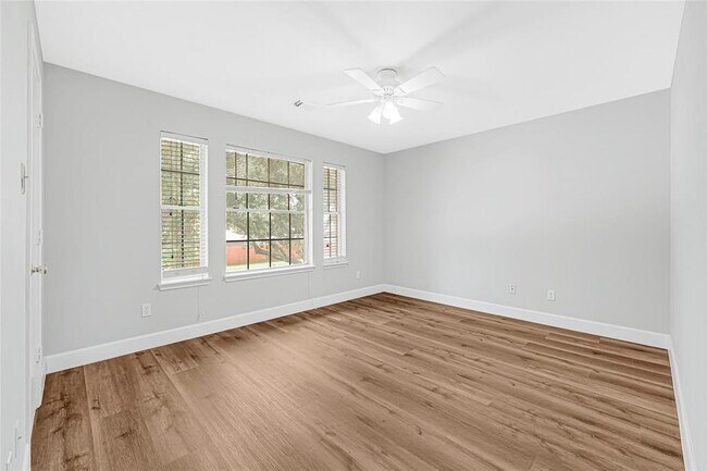 Building Photo - 2935 Sailors Moon Dr