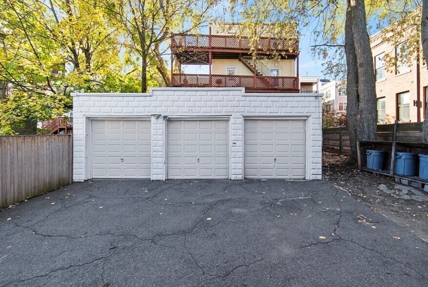 Building Photo - 17 Wyman St