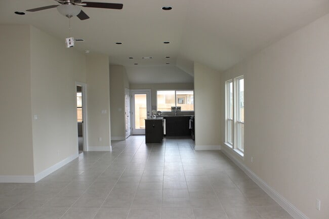 Building Photo - 108 White Dunes Dr