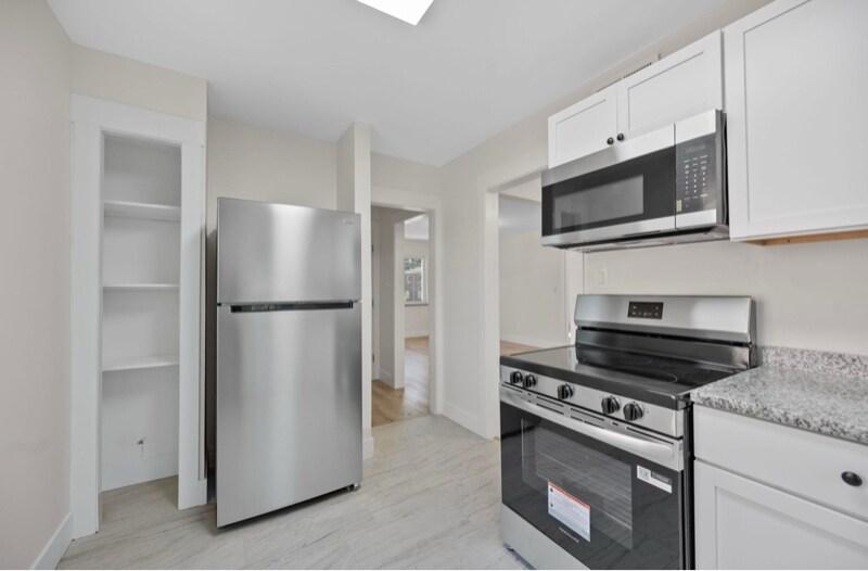 Building Photo - 3907 Kirkup Ave