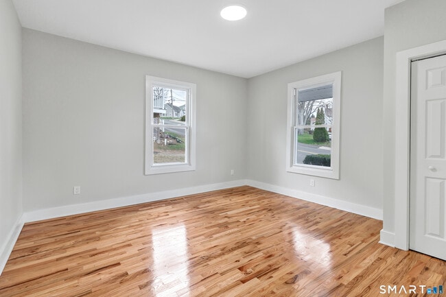 Building Photo - 10-12-12 Perry Hill Rd