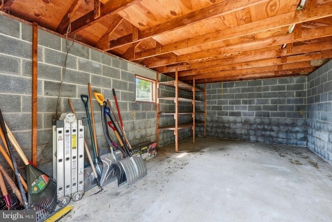 Building Photo - 17004 Gohagen Rd