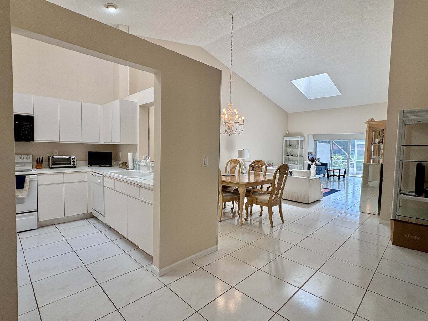 Building Photo - 7702 Majestic Palm Dr