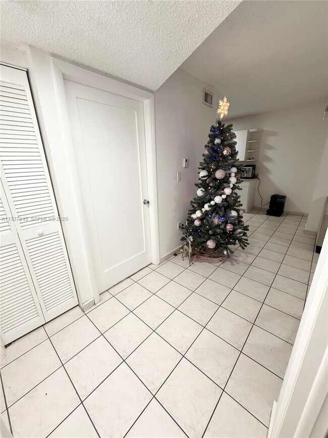 Building Photo - 3262 W 70th St