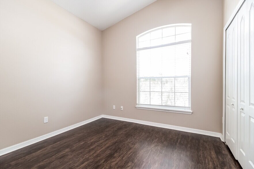 Building Photo - 4316 Creeks Run Blvd