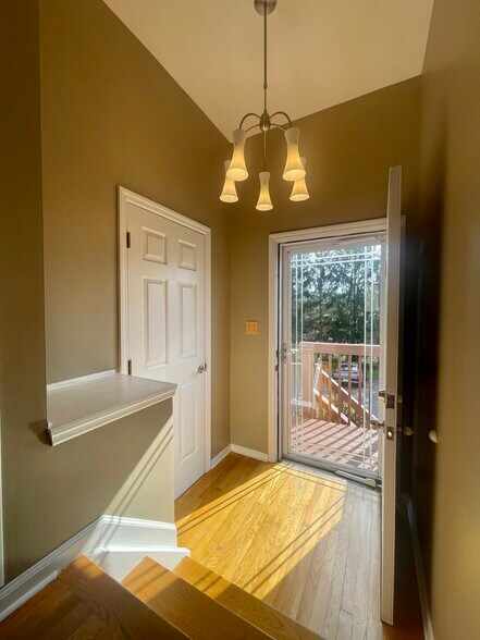 Building Photo - 23 Briarwood Way